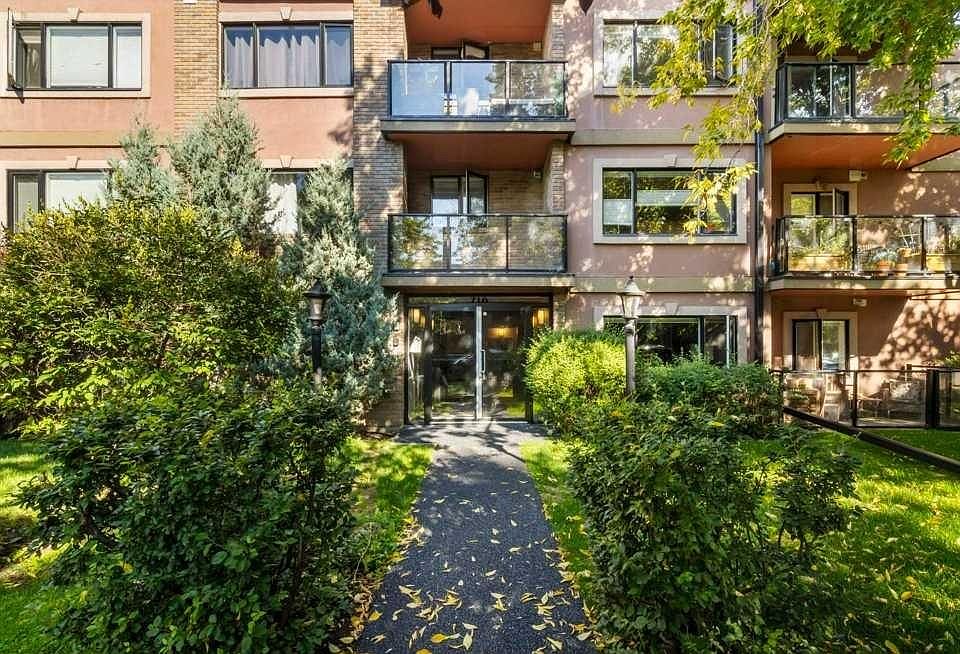 1st image of 716 SE 3rd Ave NW #302