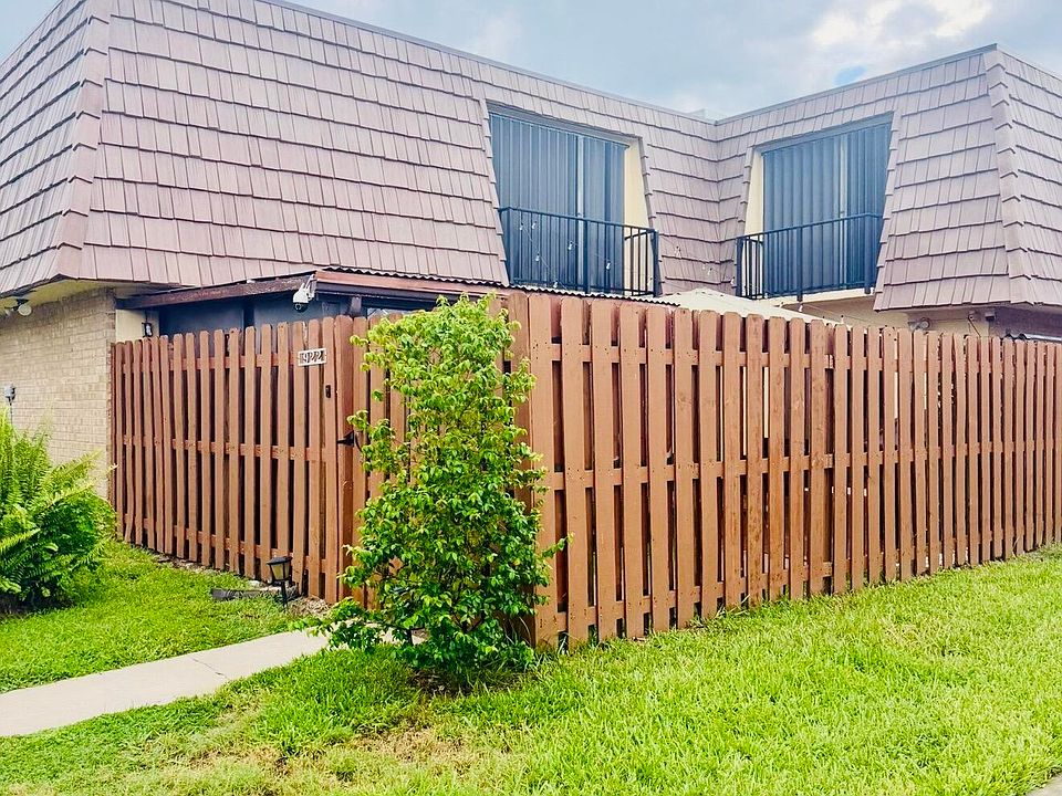 1st image of 922 Springdale Cir