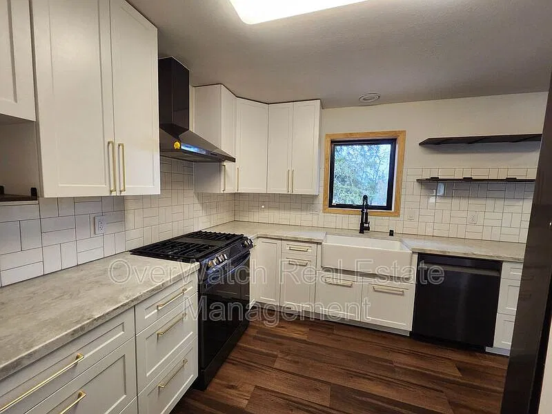 3 bed, 2.0 bath, 1532 sqft, $2,800 — Photo 4
