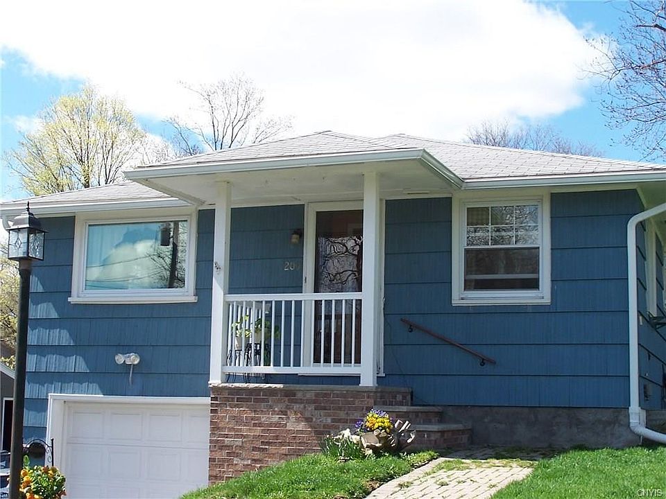 1st image of 209 Yorkshire Blvd