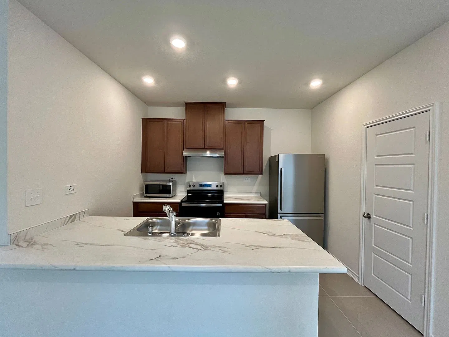 Brand New Home For Rent — Photo 4