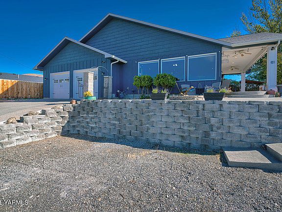 4230MountainviewAve-4