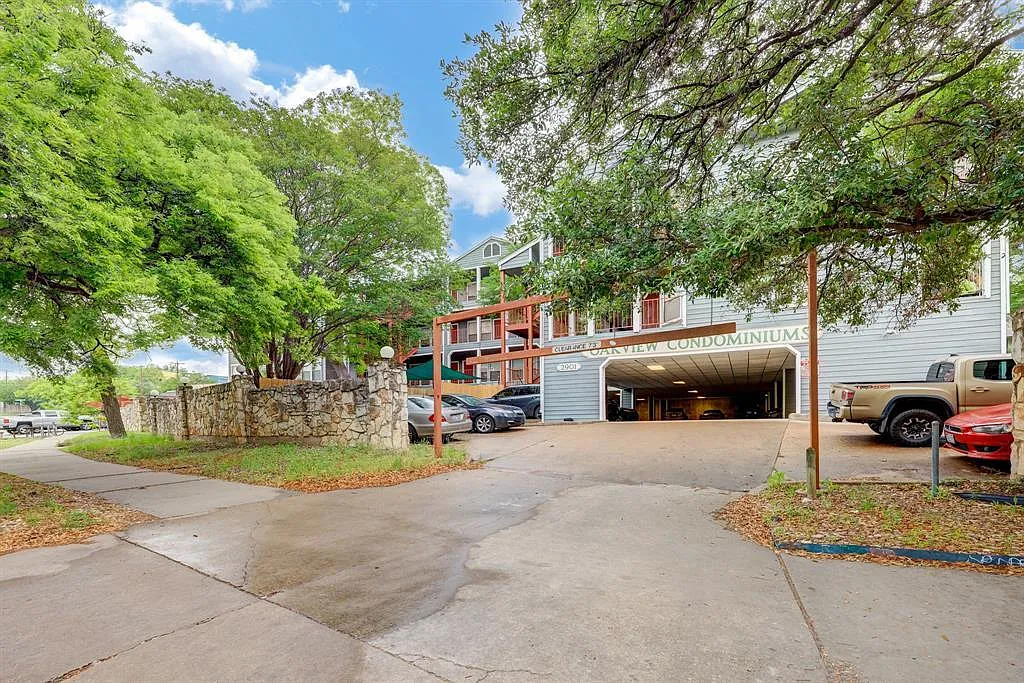 Building Photo - 2901 San Jacinto Blvd #204