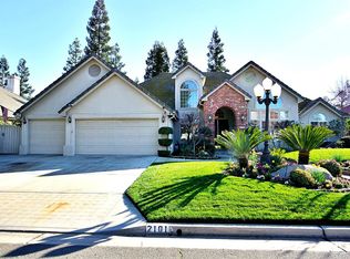 2101 W Spruce Ave, Fresno, CA 93711