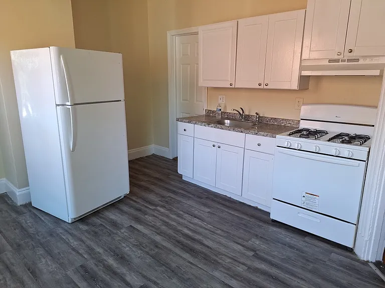 113 Franklin Ave #3 — Photo 6