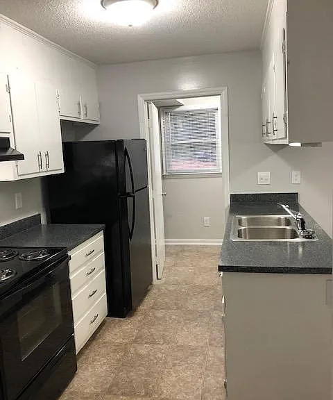 4405 Graceland Ct — Photo 6