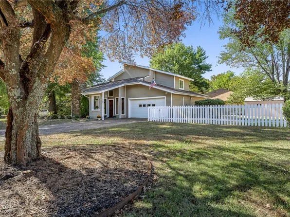 1380 E Oxford Pl, Fayetteville, AR 72703