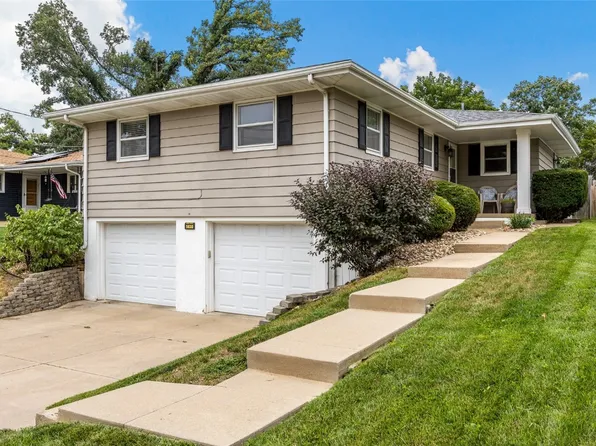 1430 40th St NE, Cedar Rapids, IA 52402