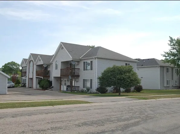 526 Root AVENUE #2, Hartford, WI 53027