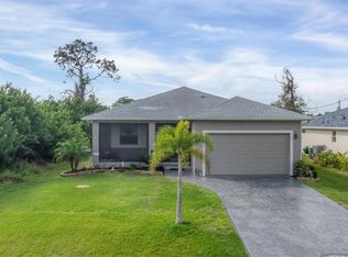 237 Baytree Dr, Rotonda West, FL 33947