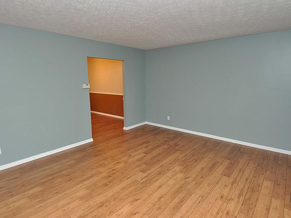 3rd image of 3527 Marshrun Dr