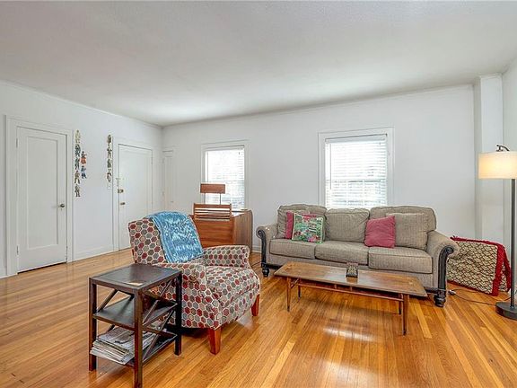 5th image of 4808-10 Jarboe St