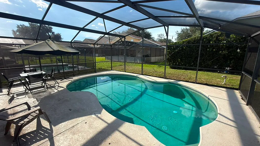 4 bed, 1619 sqft, $2,400 — Photo 2