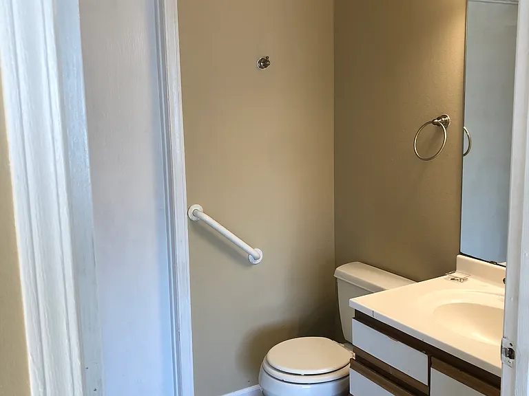 1016 Rockefeller Ln — Photo 6