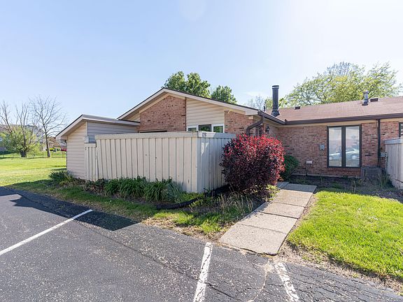 3rd image of 1238 Hollowbrook Dr