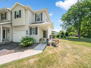 249 N Musket Ridge Dr, Sun Prairie, WI 53590