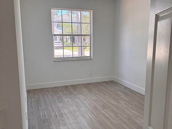 5th image of 13377 NW 14th St