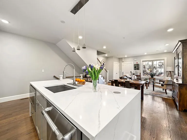 55 Hutchings St #4 — Photo 6