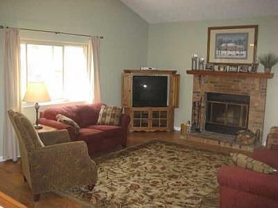 2nd image of 476 Doverwood Dr