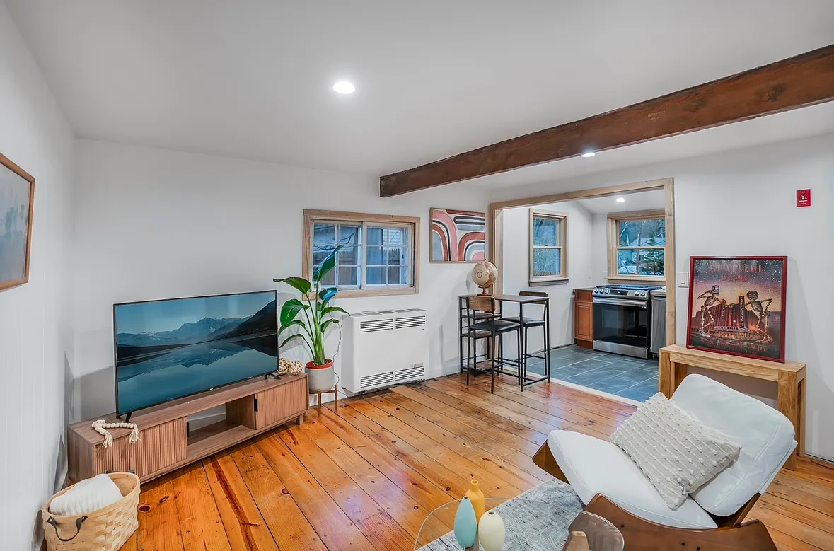 135 Tinker St — Photo 3