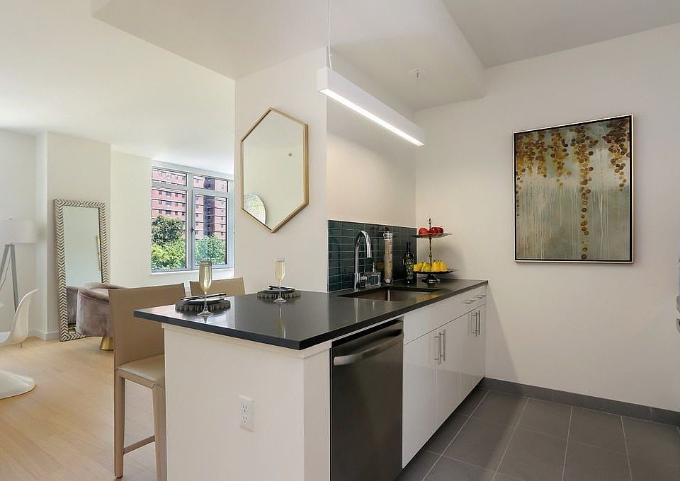 2nd image of 180 Myrtle Ave #16M