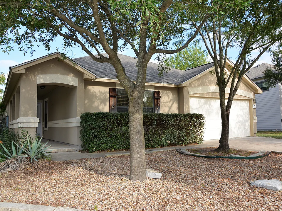 4616 Woodstock Dr