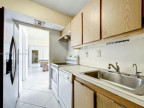 5th image of 3701 N Country Club Dr APT 2202