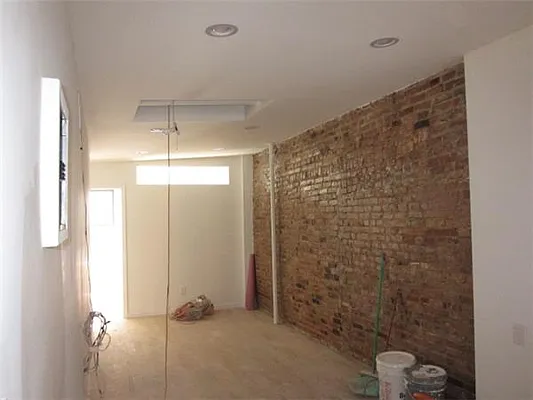 Rented by Kian Realty | media 8