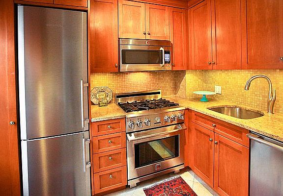 5th image of 55 E 9th St APT 8A