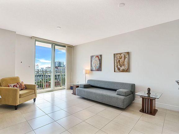 4th image of 610 Clematis St APT 720