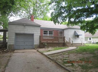 8503 Greenwood Rd, Raytown, MO 64138