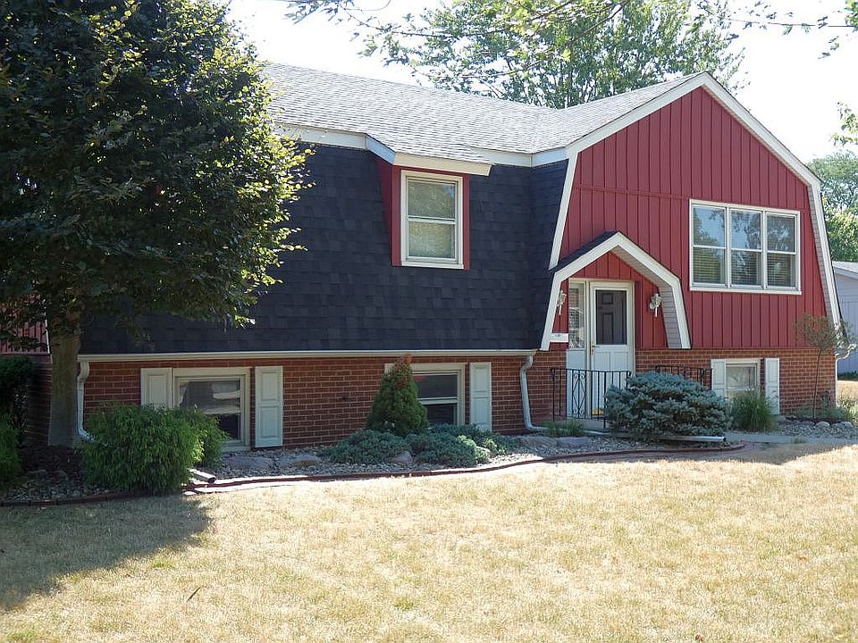 1st image of 1519 N Woodlawn Ave