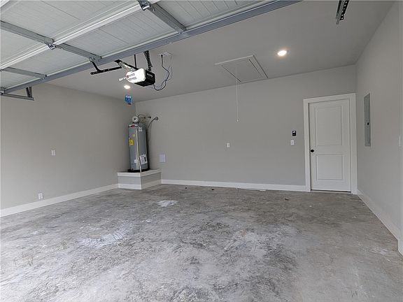 5th image of 10 Burnmouth Ln