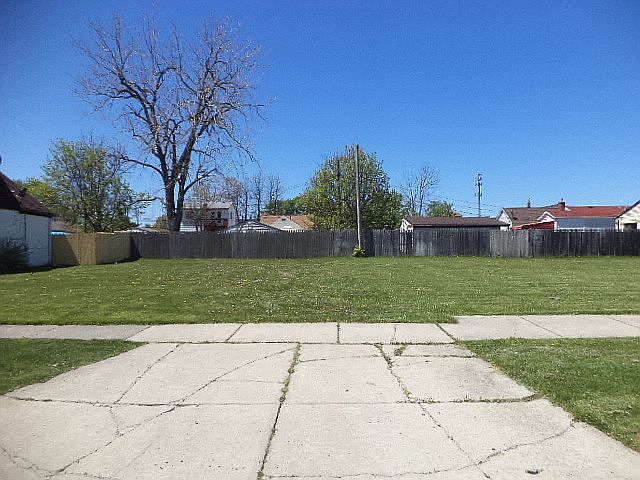 1st image of 25183 Lawn St