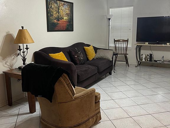 4th image of 101 Willow Creek Ct #101