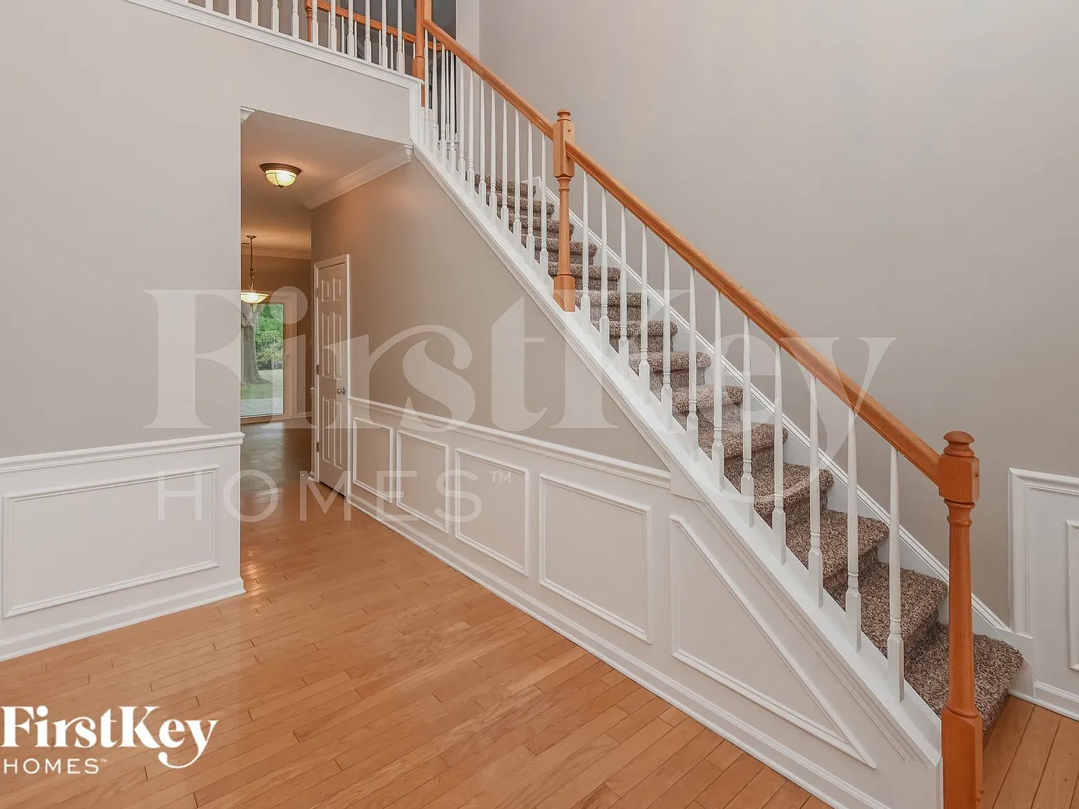 5 bed, 2.5 bath, 2744 sqft, $3,320 — Photo 3