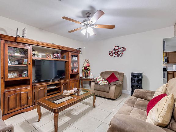 5th image of 8109 W Fairmount Ave
