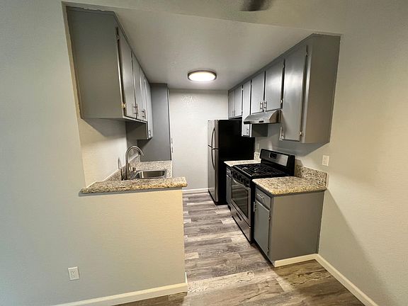 3rd image of 4235 Menlo Ave APT 5