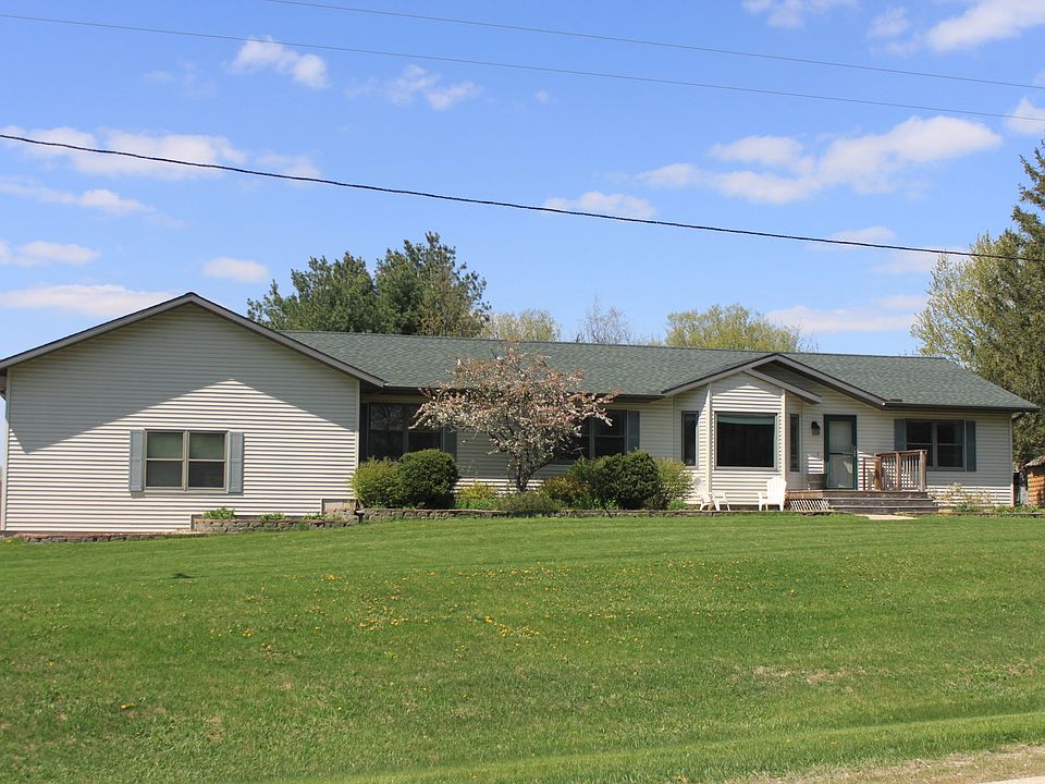 24990 Como Rd, Sterling, IL 61081 | Zillow