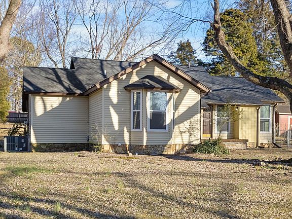 2nd image of 107 Lilac Ct