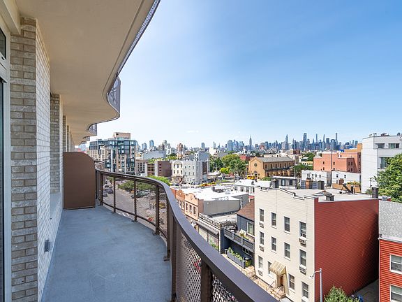 5th image of 828 Metropolitan Ave #3N