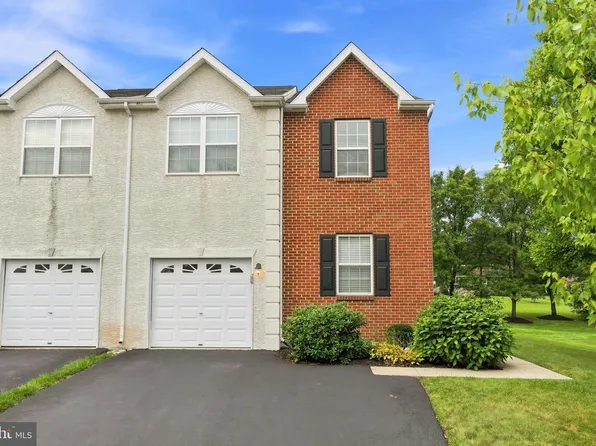 256 Hampshire Dr, Sellersville, PA 18960