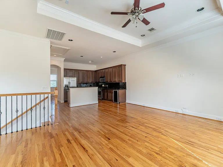 308 Grove St — Photo 5