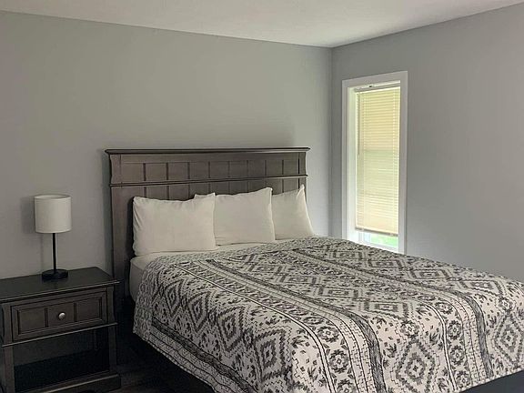 4th image of 12 Foote St #10