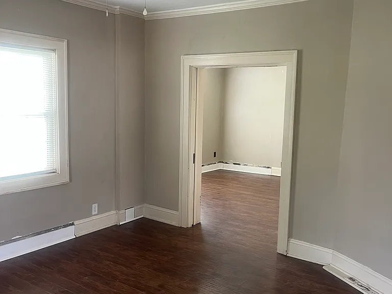 535 S Belmont Ave — Photo 13