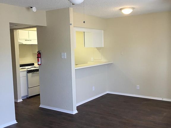 3rd image of 2124 Sanger Ave APT 203