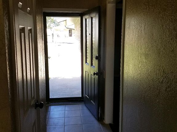 3rd image of 1112 Charisse St