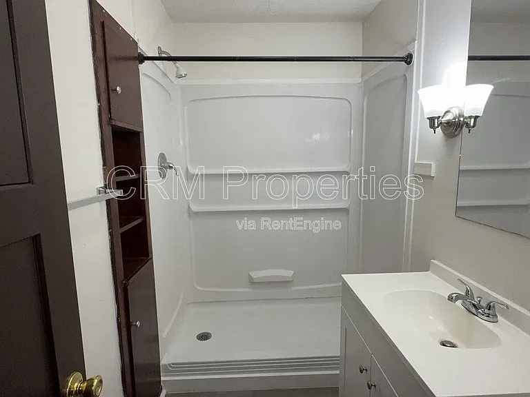 112 N Green St — Photo 14