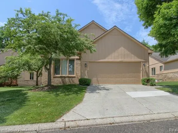 35193 Knollwood Ln, Farmington, MI 48335