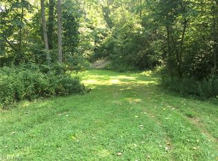 Maple Grove Rd SE, Uhrichsville, OH 44683